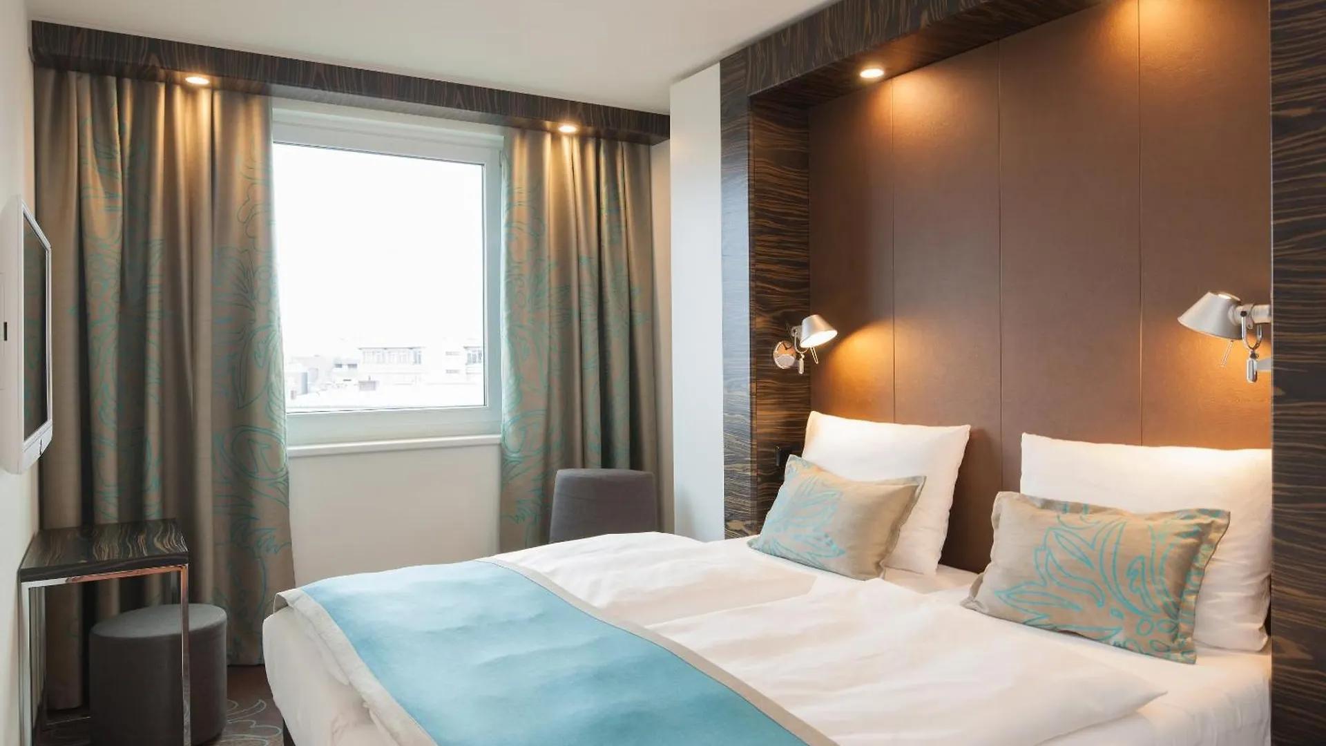 Motel One Berlin-Tiergarten 3*, ברלין